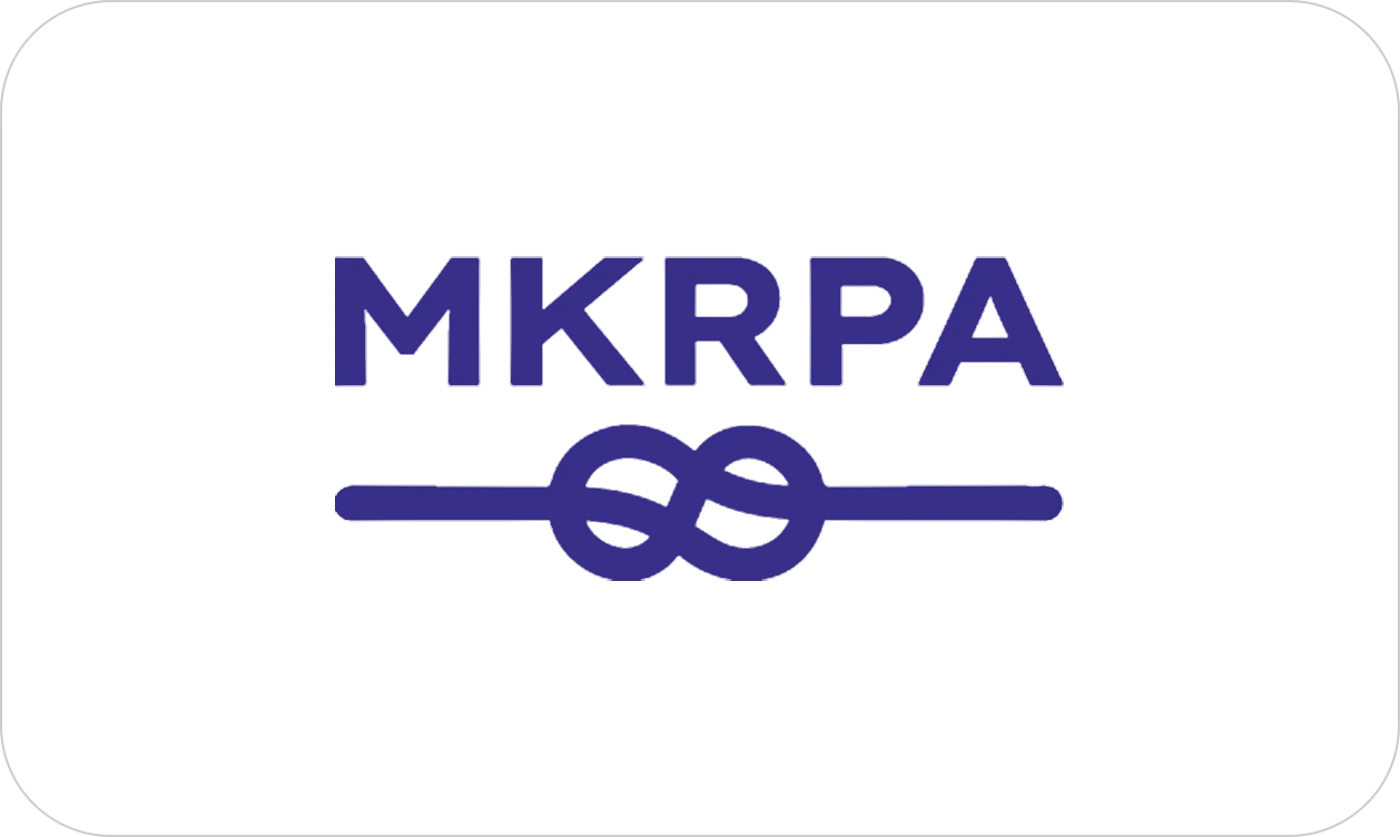 Kliknięcie powiększy obraz. Napis MKRPA nad poziomą linią przechodzącą przez dwa splecione koła, na czarnym tle.