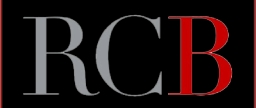 Duży napis „RCB” z literami „R” i „C” w kolorze szarym oraz literą „B” w kolorze czerwonym na czarnym tle.