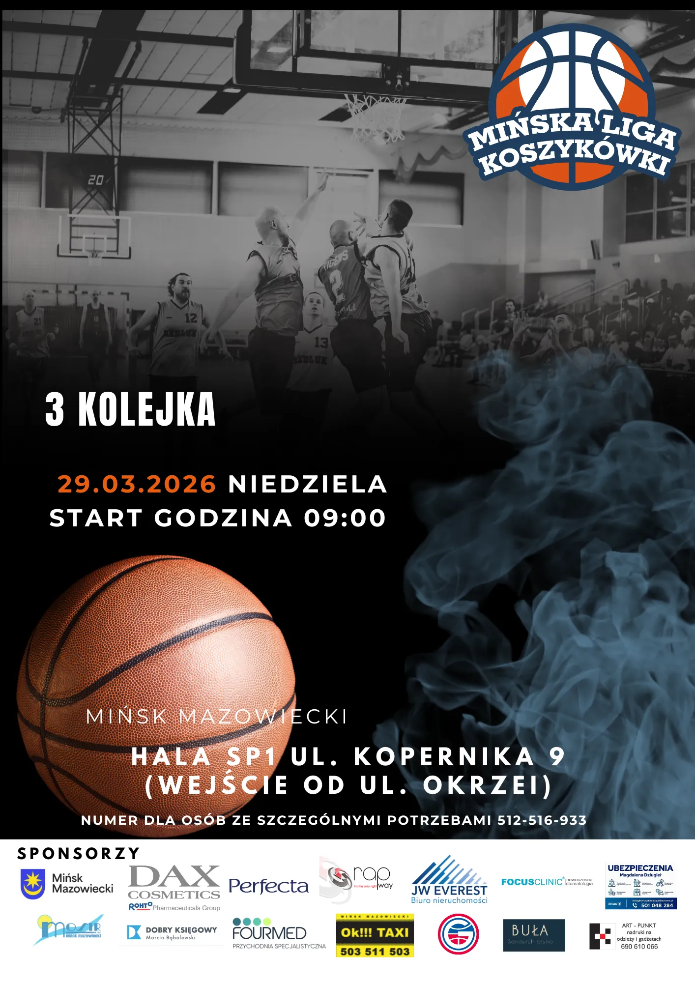 Kliknięcie powiększy obraz. Plakat promujący ligę koszykówki. Kilku zawodników skacze pod koszem w czarno-białej sali gimnastycznej w górnej części obrazu. Pomarańczowa piłka koszykowa znajduje się w lewym dolnym rogu na ciemnym tle. Logo ligi jest w prawym górnym rogu. Po prawej stronie widoczna jest niebieskawa chmura dymu.