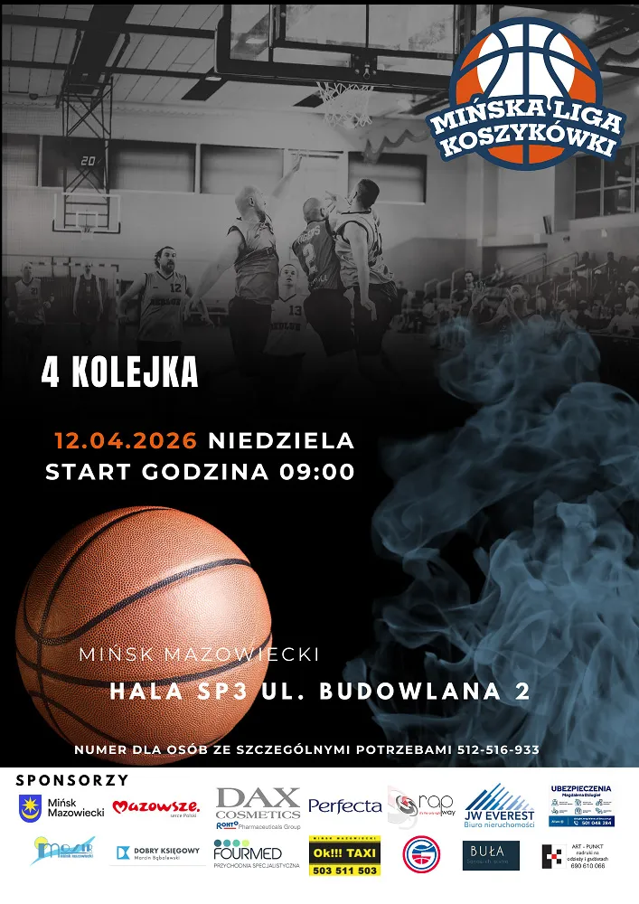 Kliknięcie powiększy obraz. Plakat wydarzenia koszykarskiego. W tle czarno-białe zdjęcie kilku zawodników pod koszem w hali. W prawym górnym rogu logo ligi koszykówki. Na dole po lewej duża grafika piłki do koszykówki. Po prawej widoczny efekt dymu. Na środku wyróżnione informacje o kolejce, dacie, godzinie i miejscu. U dołu pasek z logotypami sponsorów.