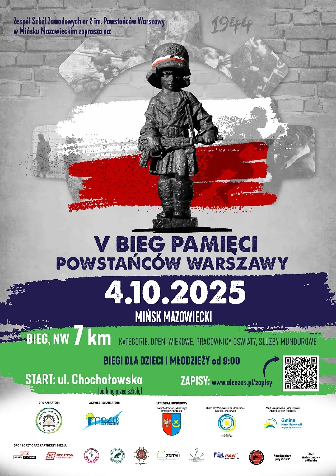 Kliknięcie powiększy obraz. Na środku szarego tła stoi pomnik małego powstańca na tle biało-czerwonej flagi. Poniżej informacje tekstowe na granatowym i zielonym tle.