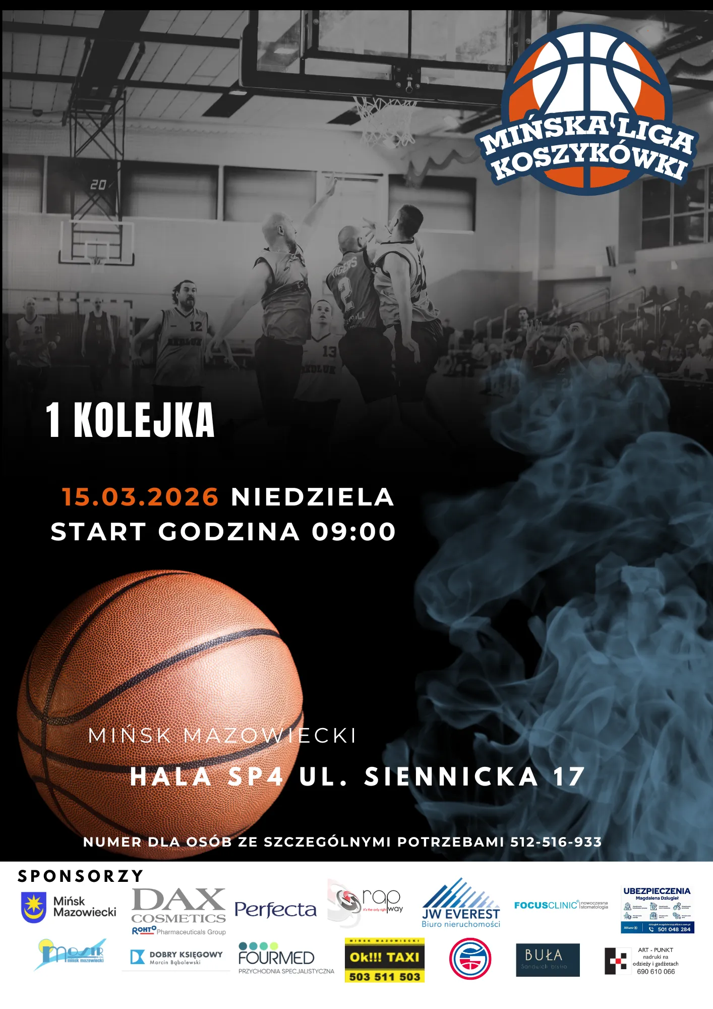 Kliknięcie powiększy obraz. Plakat promujący ligę koszykówki. Kilku zawodników skacze pod koszem w czarno-białej sali gimnastycznej w górnej części obrazu. Pomarańczowa piłka koszykowa znajduje się w lewym dolnym rogu na ciemnym tle. Logo ligi jest w prawym górnym rogu. Po prawej stronie widoczna jest niebieskawa chmura dymu.