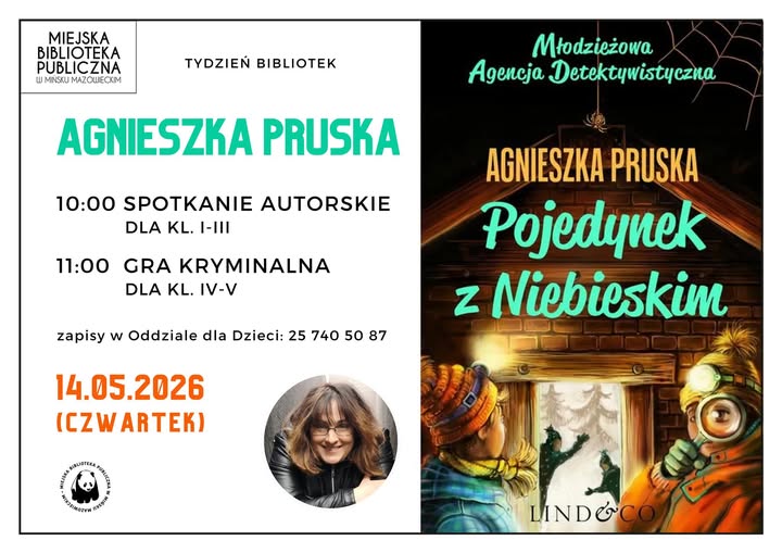 Kliknięcie powiększy obraz. Dwudzielny plakat o kontrastowych panelach. Lewy panel ma jasne tło z blokami informacji i małym okrągłym zdjęciem kobiety. Prawy panel ma ilustrację okna drewnianej chatki o ciepłym świetle. Przed oknem stoją dwie dzieci w zimowych czapkach i goglach, patrzą na zarys postaci w ośnieżonym lesie nocą; w górnym rogu widoczna pajęczyna.