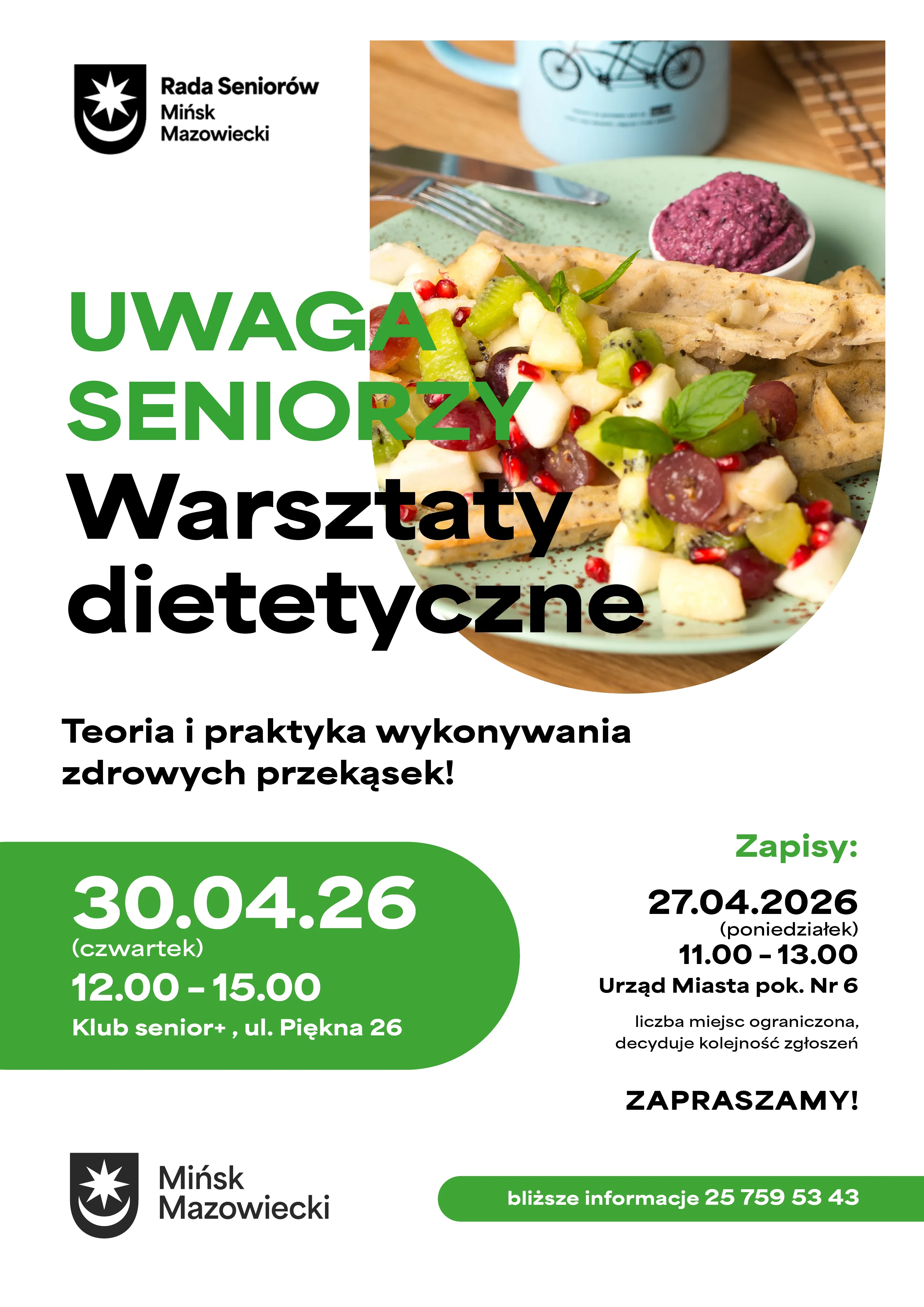 Kliknięcie powiększy obraz. Logo Rady Seniorów w lewym górnym rogu. Obok duży zielony nagłówek i pogrubiony czarny tytuł warsztatów dietetycznych. Po prawej zdjęcie talerza z goframi, owocową sałatką i małą miseczką fioletowego musu oraz filiżanką. Zielone pole z wyróżnioną datą i godziną wydarzenia. Dolna część zawiera informacje o zapisach i numer kontaktowy.