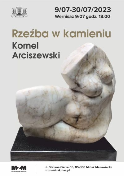 na środku plakatu zdjęcie kamiennej rzeźby na czarnym postumencie, na górze napis 9/07-30/07/2023 Wernisaż: 9/07 godz...