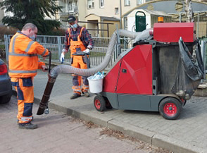 Nowy sprzęt do sprzątania powierzchni miejskich zakupiony przez ZGK.